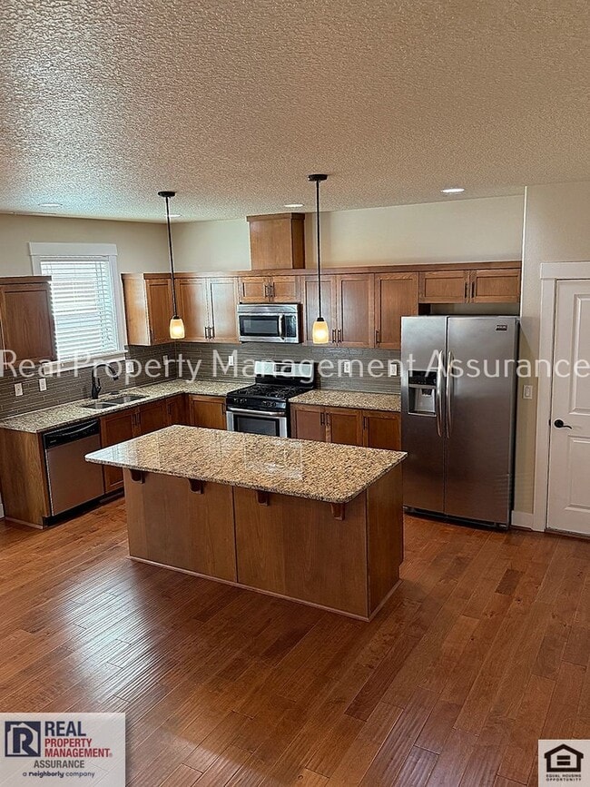 Building Photo - 410 SW Basilone Terrace