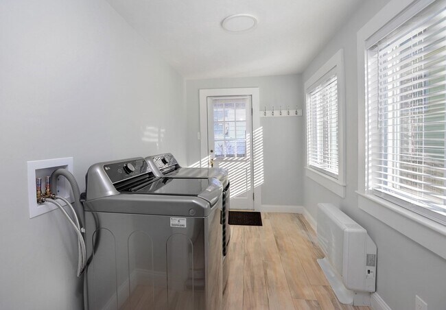 Building Photo - 3 Island Ave