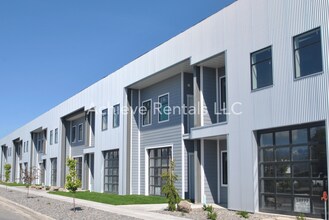 Building Photo - Westfield Lofts - Bay 13