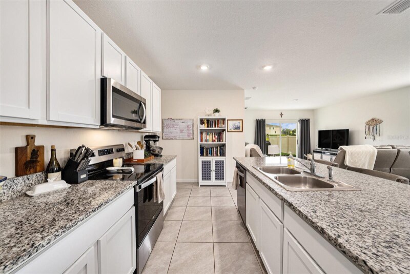 Building Photo - 3528 Maple Grv Wy