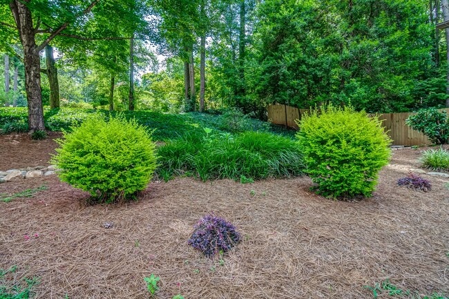 Building Photo - Renovated 4 bed home in Kennesaw w/ Designer Kitchen