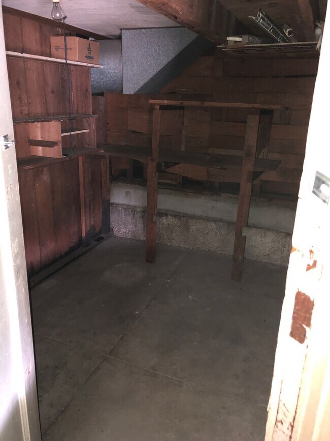 Building Photo - Classic spacious San Francisco Flat in popular Inner Sunset District w/garage parking! OPEN HOUSE...