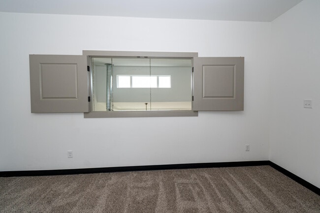Building Photo - 2617 Bourbon Walk
