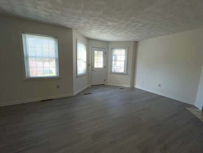 Building Photo - 45 Shawsheen Rd