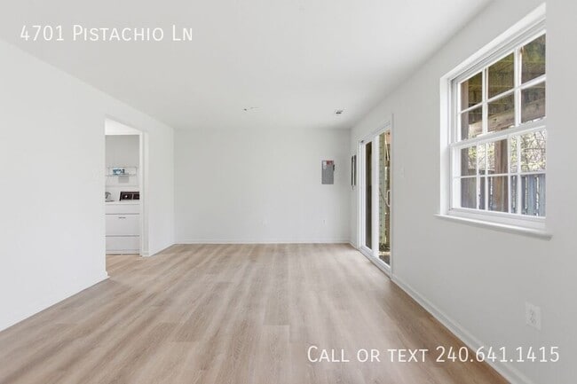 Building Photo - 4701 Pistachio Ln