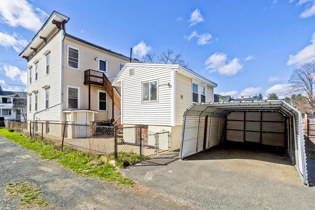 Building Photo - 13 Hampden St