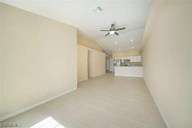 Building Photo - 1114 SW 15th Pl