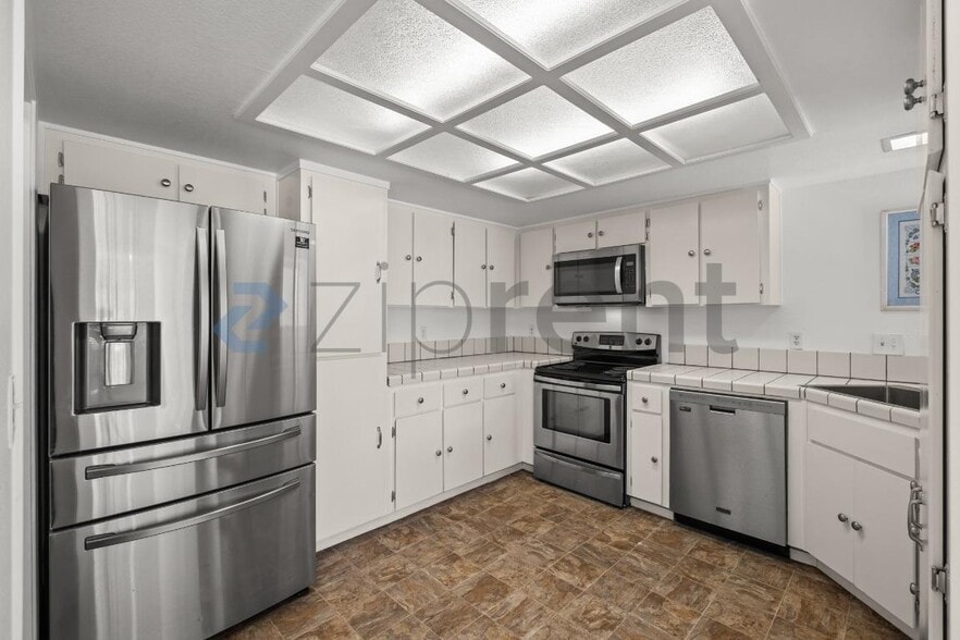 Building Photo - 3841 Milton Terrace