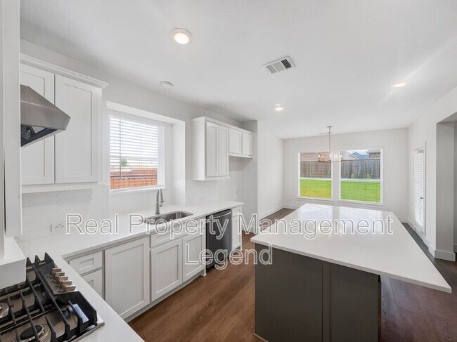 Building Photo - 1019 Modesto Dr