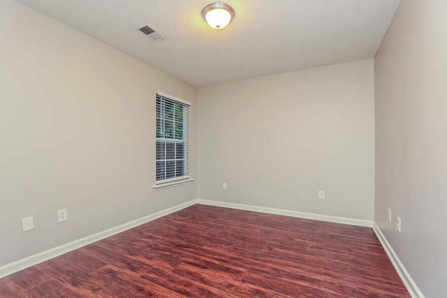 Building Photo - 145 Grovedale Trace
