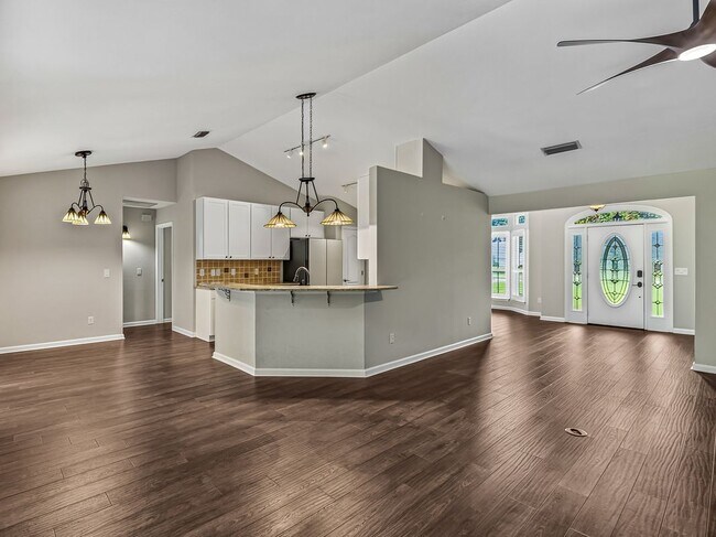 Building Photo - 6326 Glasgow Dr