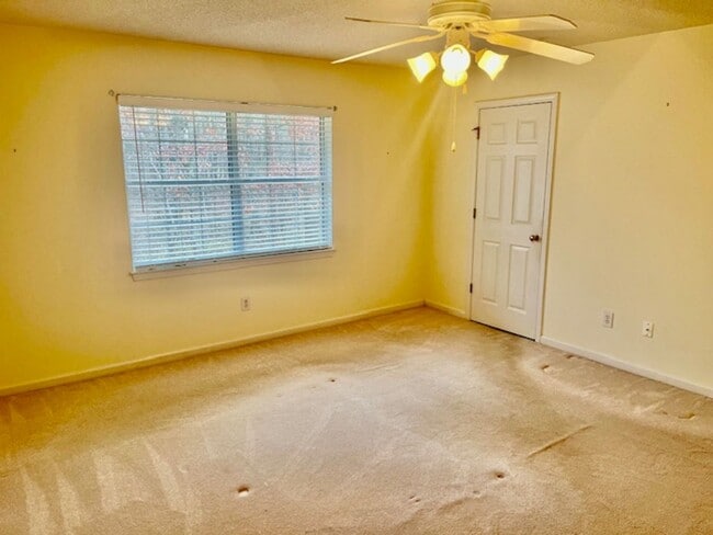 Building Photo - 7 Clarendon Pl