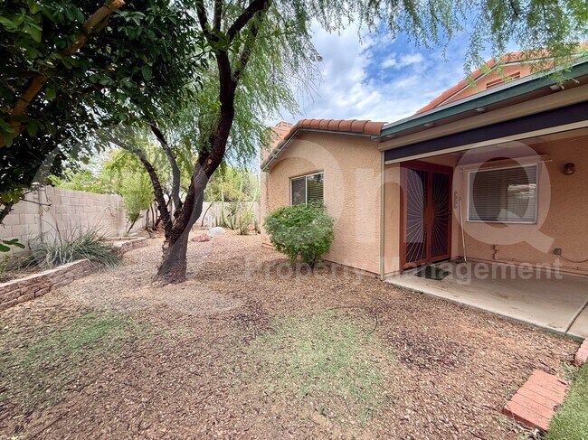 Building Photo - 144 E Mesquite Crest Pl