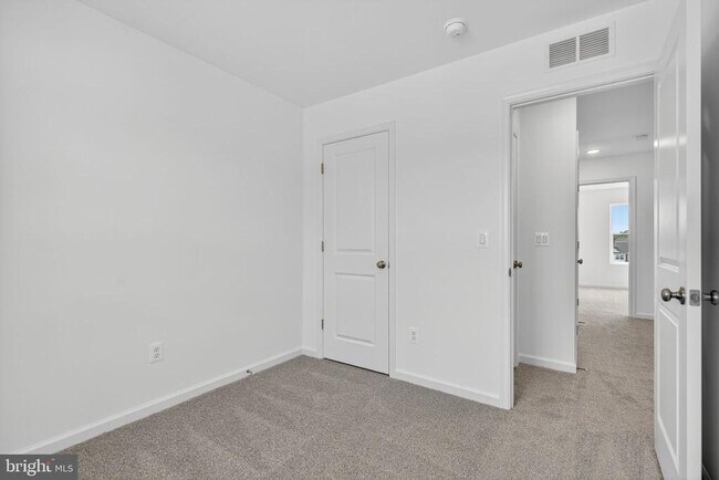 Building Photo - 2604 Cougar Ln
