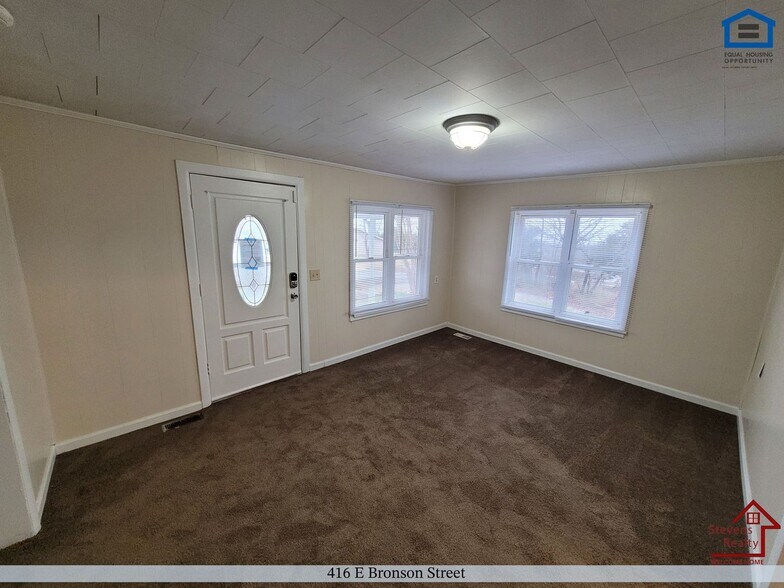 Building Photo - 416 E Bronson St