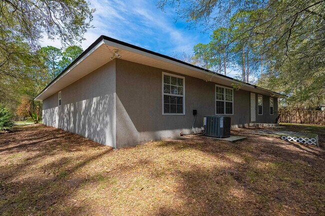 Building Photo - 4040 Red Pine Ln