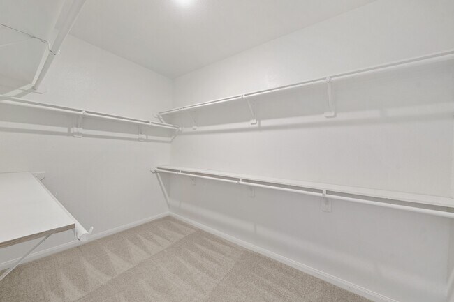 Building Photo - 6010 Kolle Dr