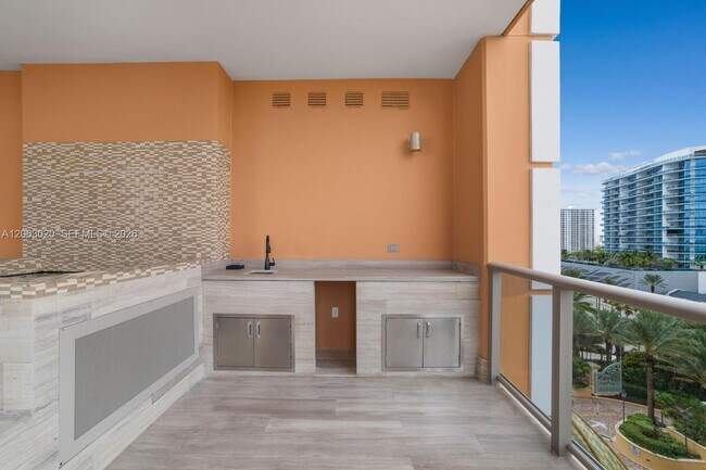 Building Photo - 17749 Collins Ave