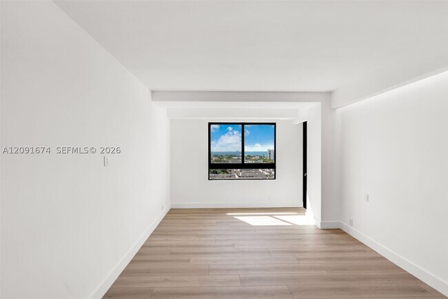 Building Photo - 251 Crandon Blvd