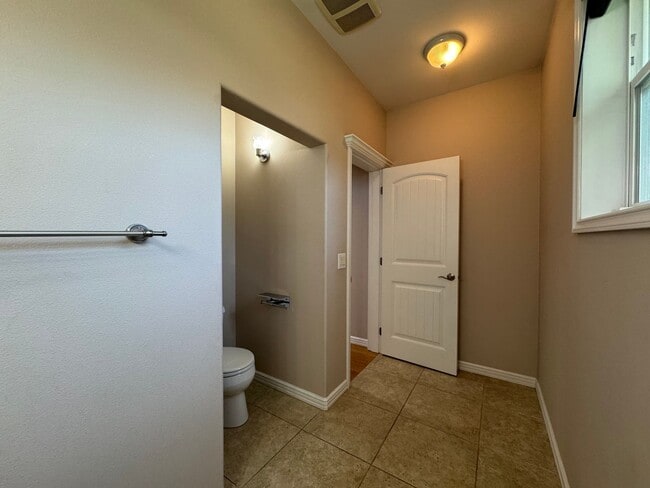 Building Photo - 4467 Castlerock Dr