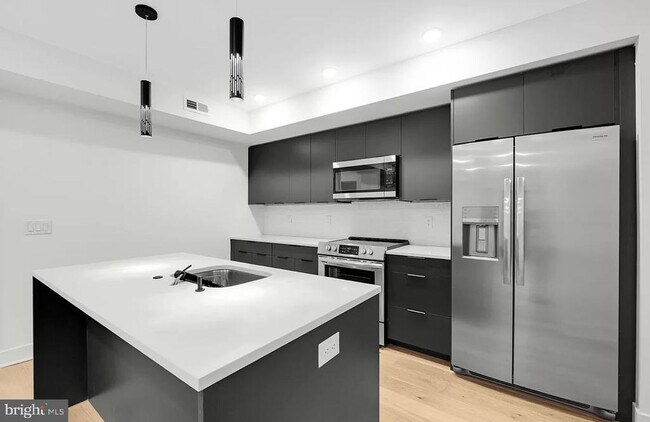 Primary Photo - 1328 S 9th St