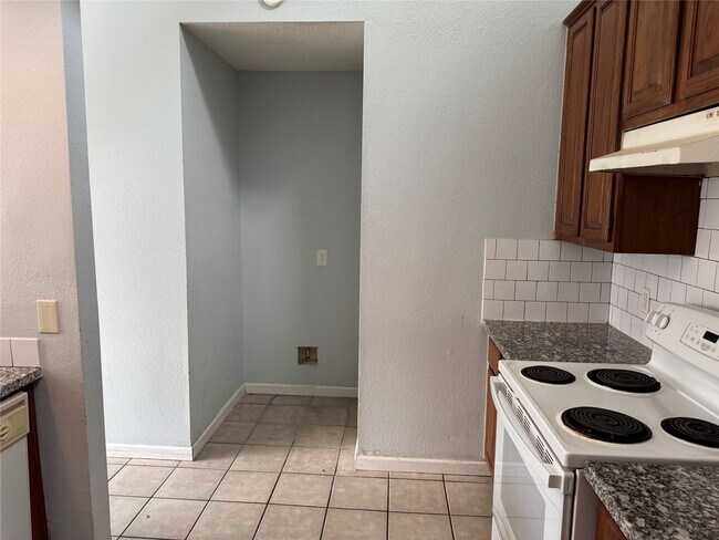 Building Photo - 9107 Ketchwood Dr