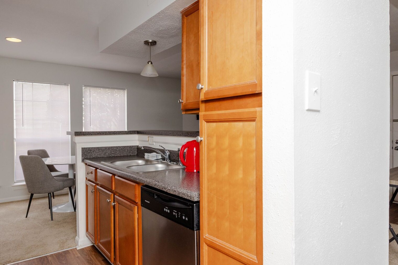 Building Photo - 1205 Ashleigh Dr