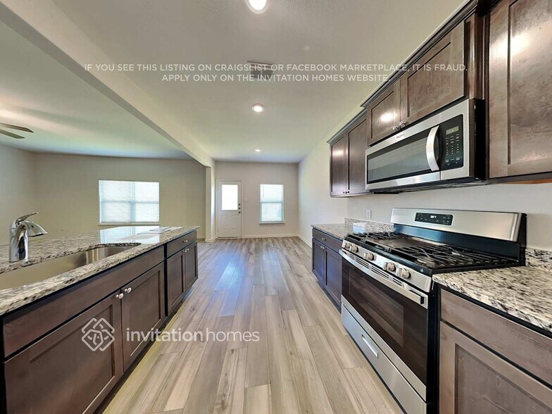 Building Photo - 3041 Chico Dr