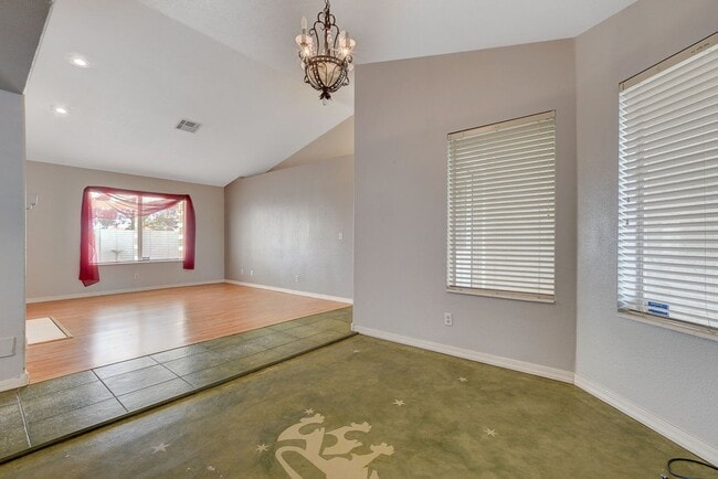 Building Photo - 3 bedroom single story in Desert shores!