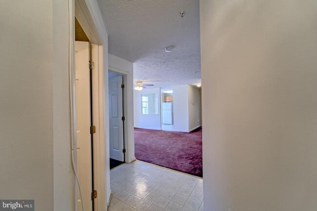 Building Photo - 7906 Valley Manor Rd