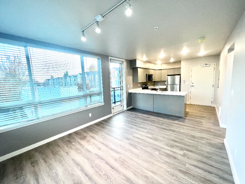 Building Photo - 2330 Yakima Ct