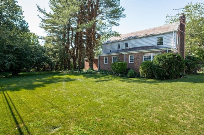 Building Photo - 777 Hunt Ln