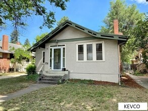 Building Photo - 216 Garfield St