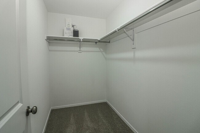 Building Photo - 3126 S 15th Pl