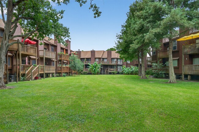 Building Photo - 803 Davis Rd
