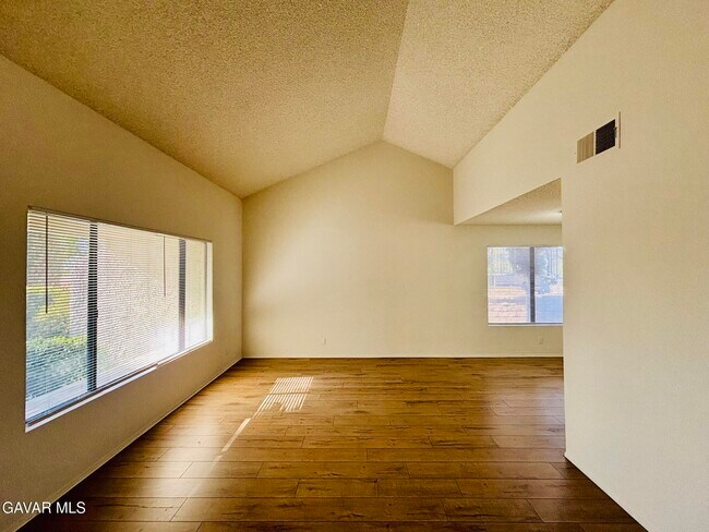 Building Photo - 36778 Spanish Broom Dr