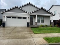 Building Photo - Beautiful Home with lots of upgrades