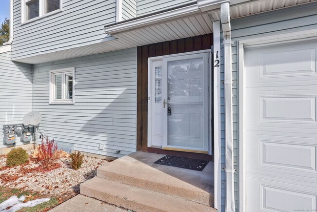 Building Photo - 12 Kevin Dr