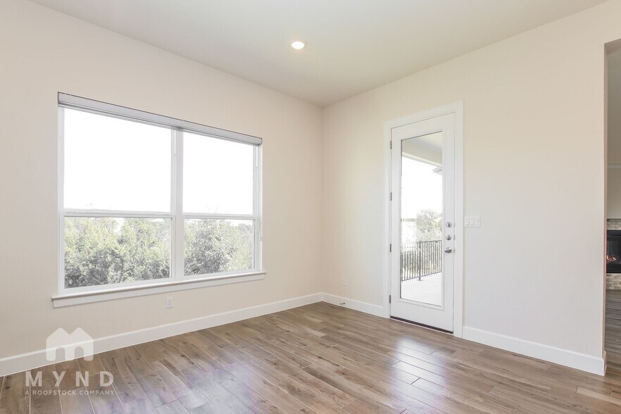 Building Photo - 607 Gunison Dr
