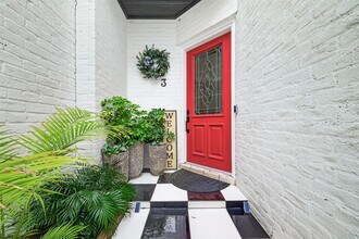Building Photo - 3 River Hollow Ln