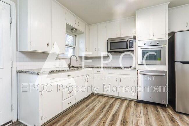 Building Photo - 118 Darden Dr