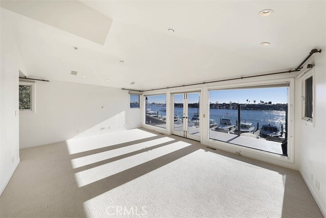 Building Photo - 2636 Bayshore Dr