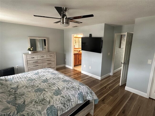 Building Photo - 7327 Floral Cir E