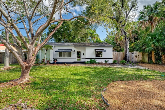 Building Photo - 1516 SW 8th Ave