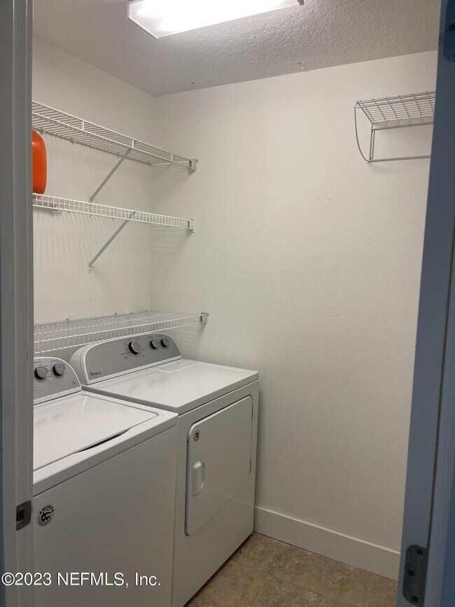 Building Photo - 7003 Butterfield Ct