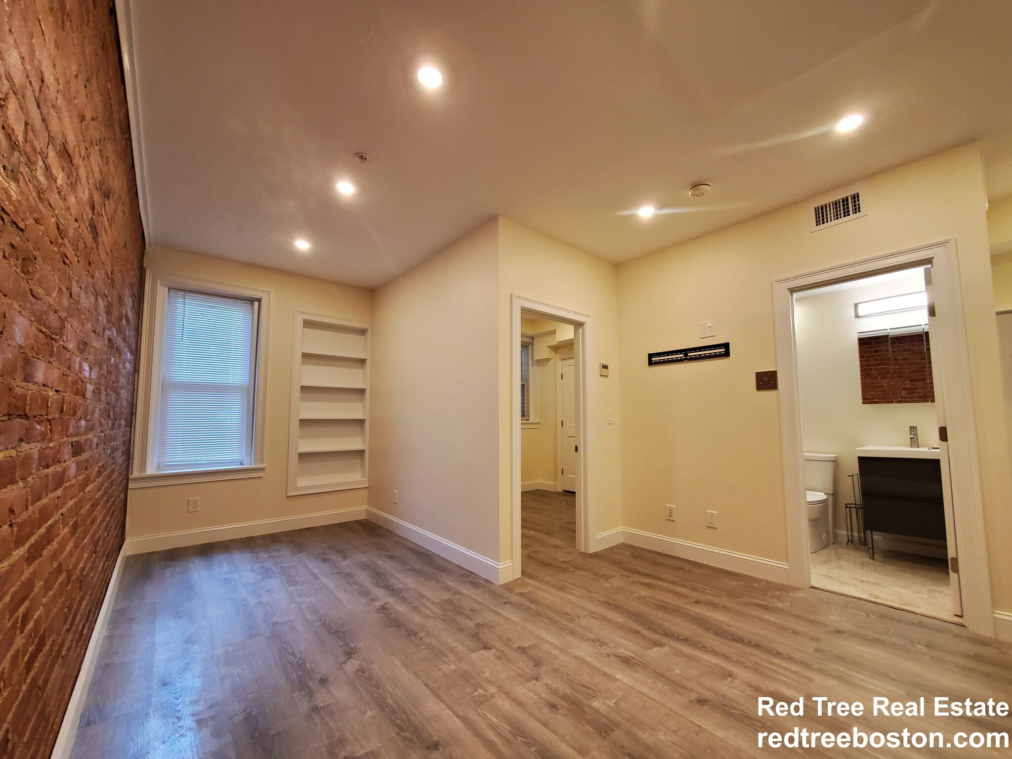 Building Photo - 1616 Beacon St