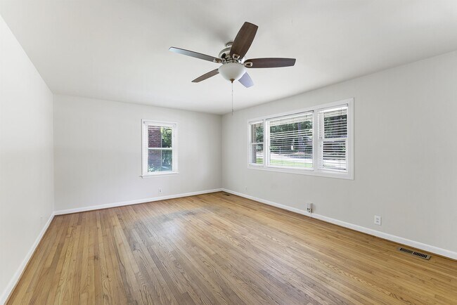 Building Photo - 2808 Bardwell Rd