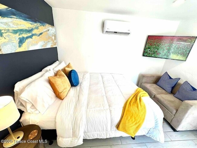 Building Photo - 1533 Richards Dr NE