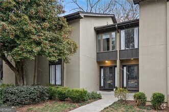 Building Photo - 16 Ivy Ridge NE