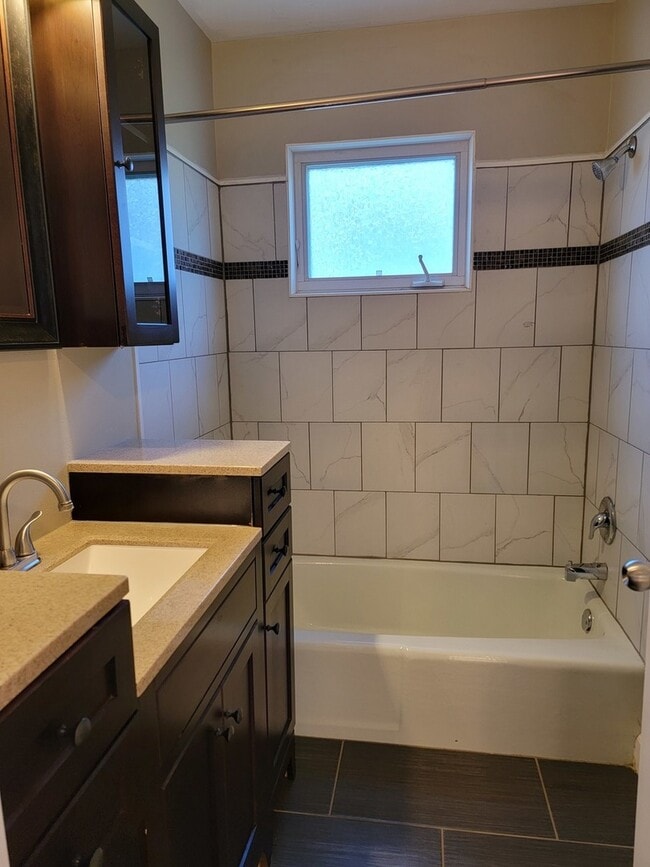 Building Photo - 508 Skyline Dr